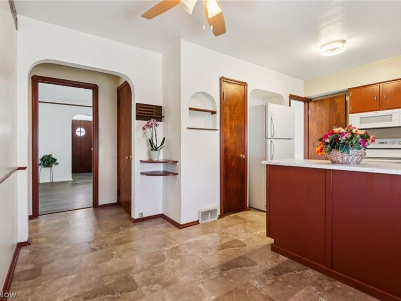 4252 Ridgeview Road, Cleveland, OH 44144 Photo 5