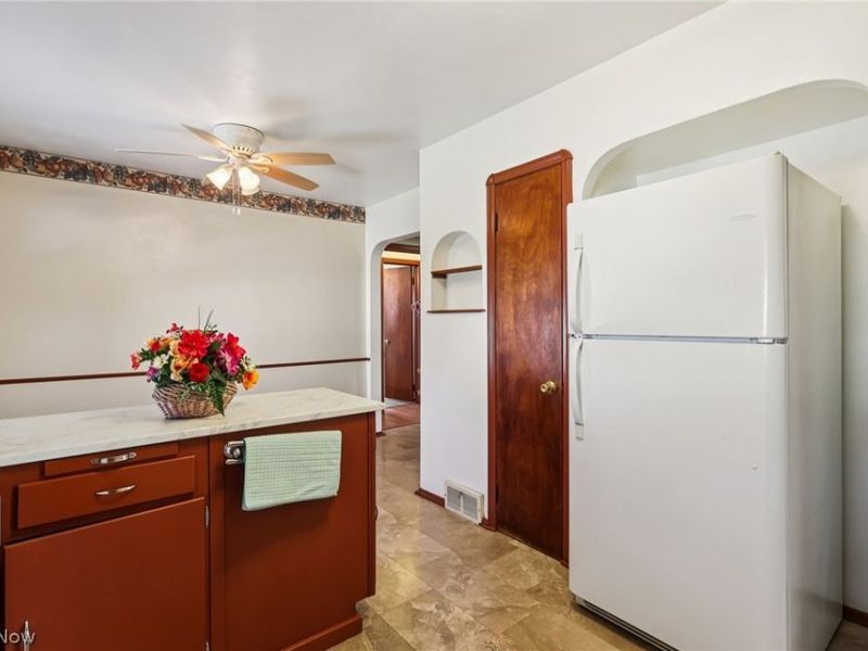 4252 Ridgeview Road, Cleveland, OH 44144 Photo 9