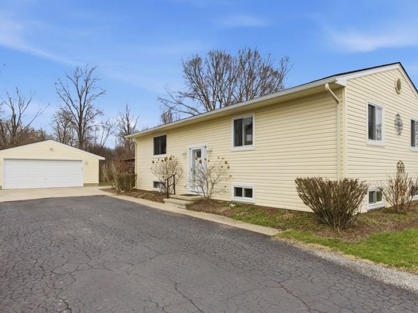 871 Vanderpool Drive, Troy, MI 48083