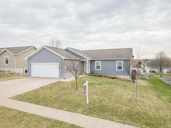 3610 Viola Drive, Waverly, IA 50677
