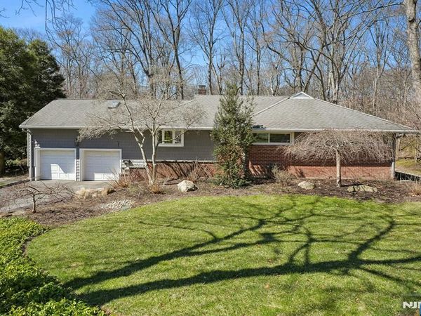 35 Brookview Terrace, HILLSDALE, NJ 07642