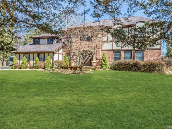 6 Ashleigh Drive, Saint James, NY 11780