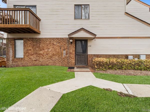 230 Aspen Court , Wantagh, NY 11793