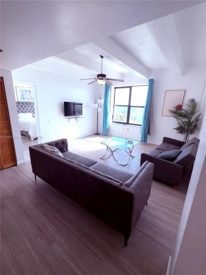 1330 Ocean Dr, Unit R5C, Miami Beach, FL 33139 Photo