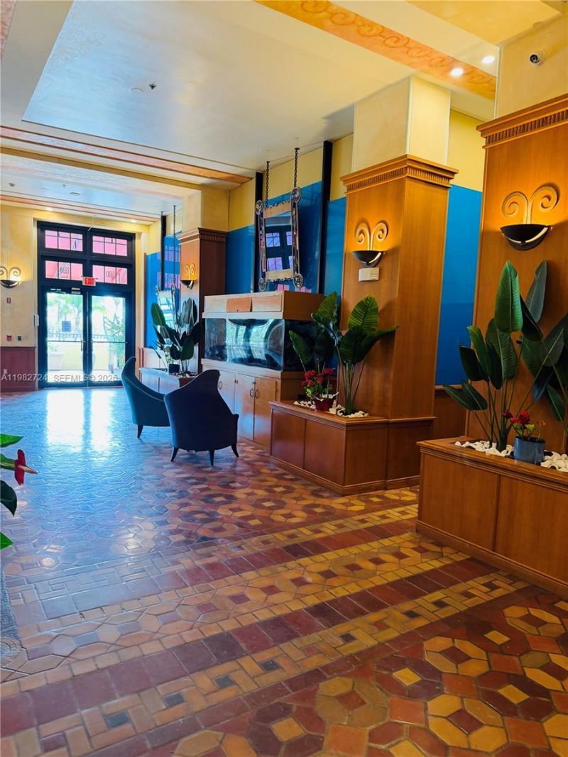 1330 Ocean Dr, Unit R5C, Miami Beach, FL 33139 Photo