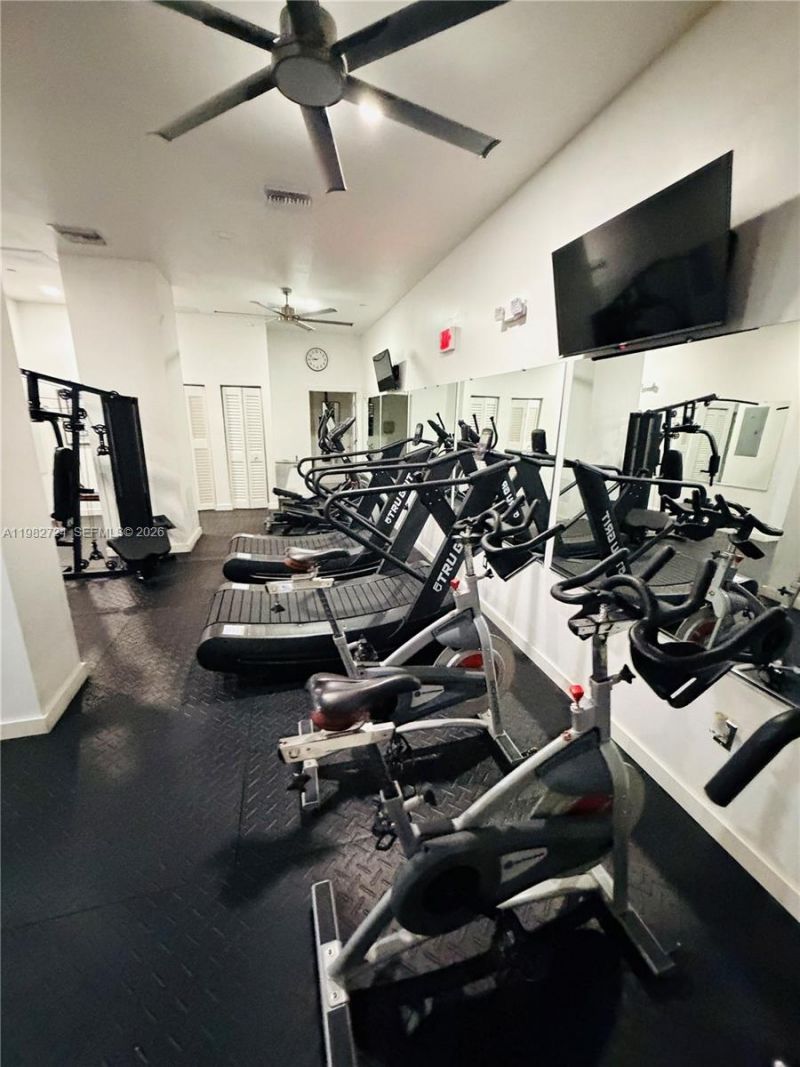 1330 Ocean Dr, Unit R5C, Miami Beach, FL 33139 Photo