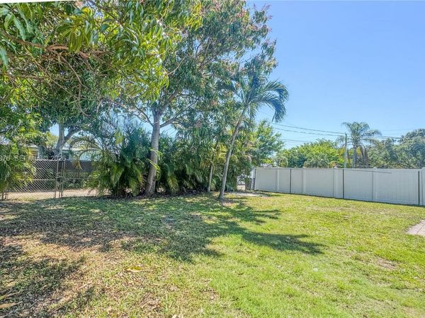 1911 N 44th Ave, Hollywood, FL 33021