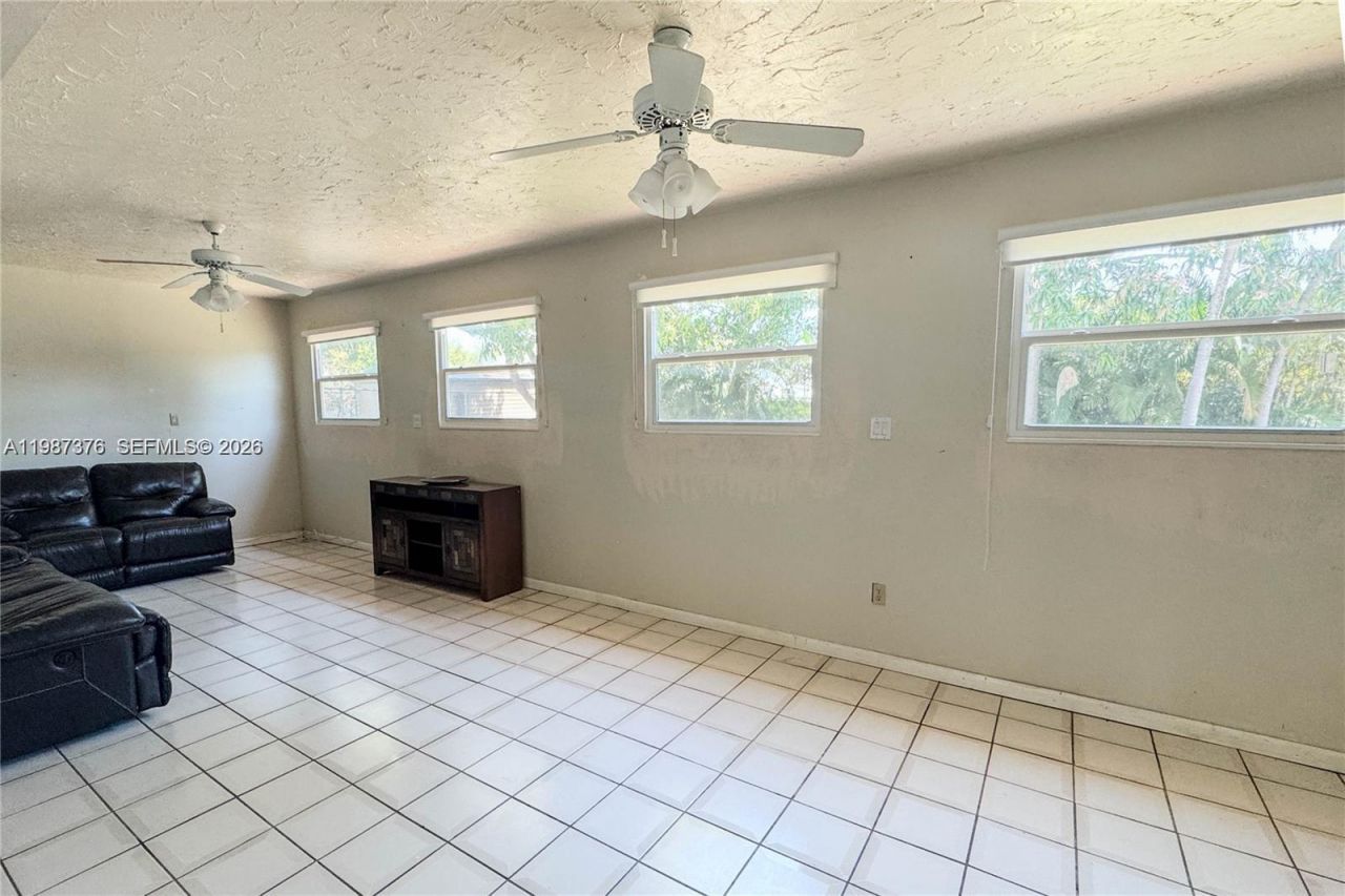 1911 N 44th Ave, Hollywood, FL 33021 Photo