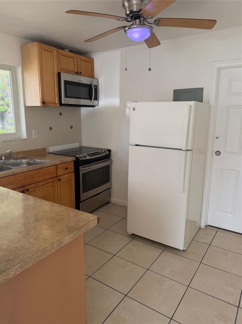 608 NW 3rd Ave , Unit 1-2, Hallandale Beach, FL 33009 Photo
