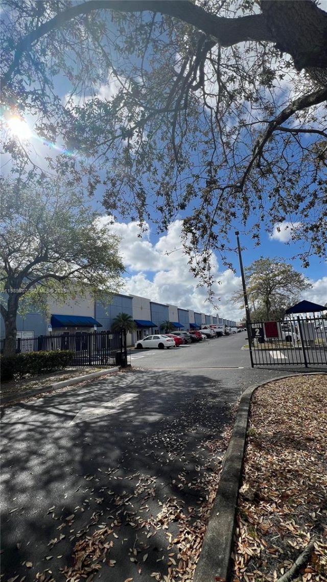 4960 NW 165th St , Unit B18, Miami Gardens, FL 33014 Photo