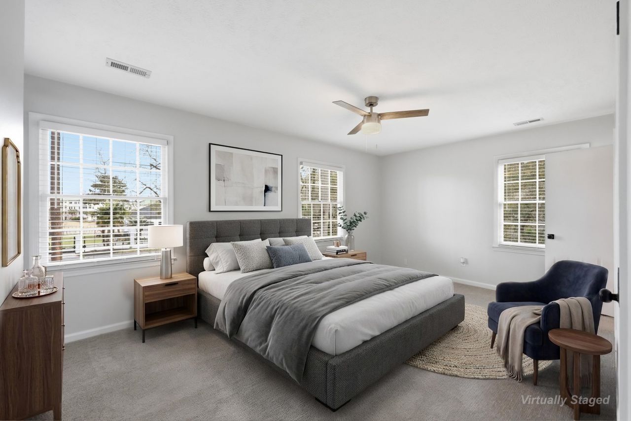 1015 Old Bridge Rd. Photo 11