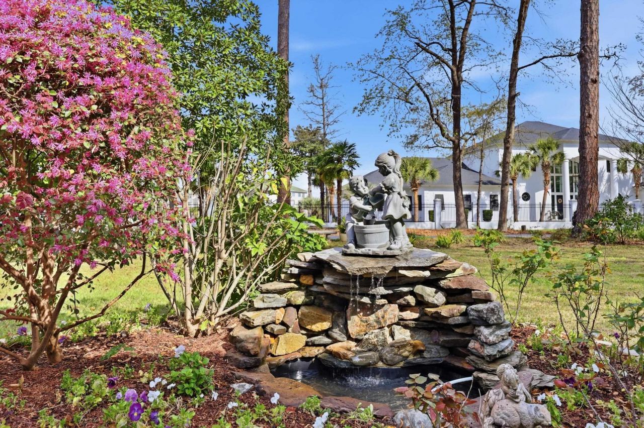 1015 Old Bridge Rd. Photo 17