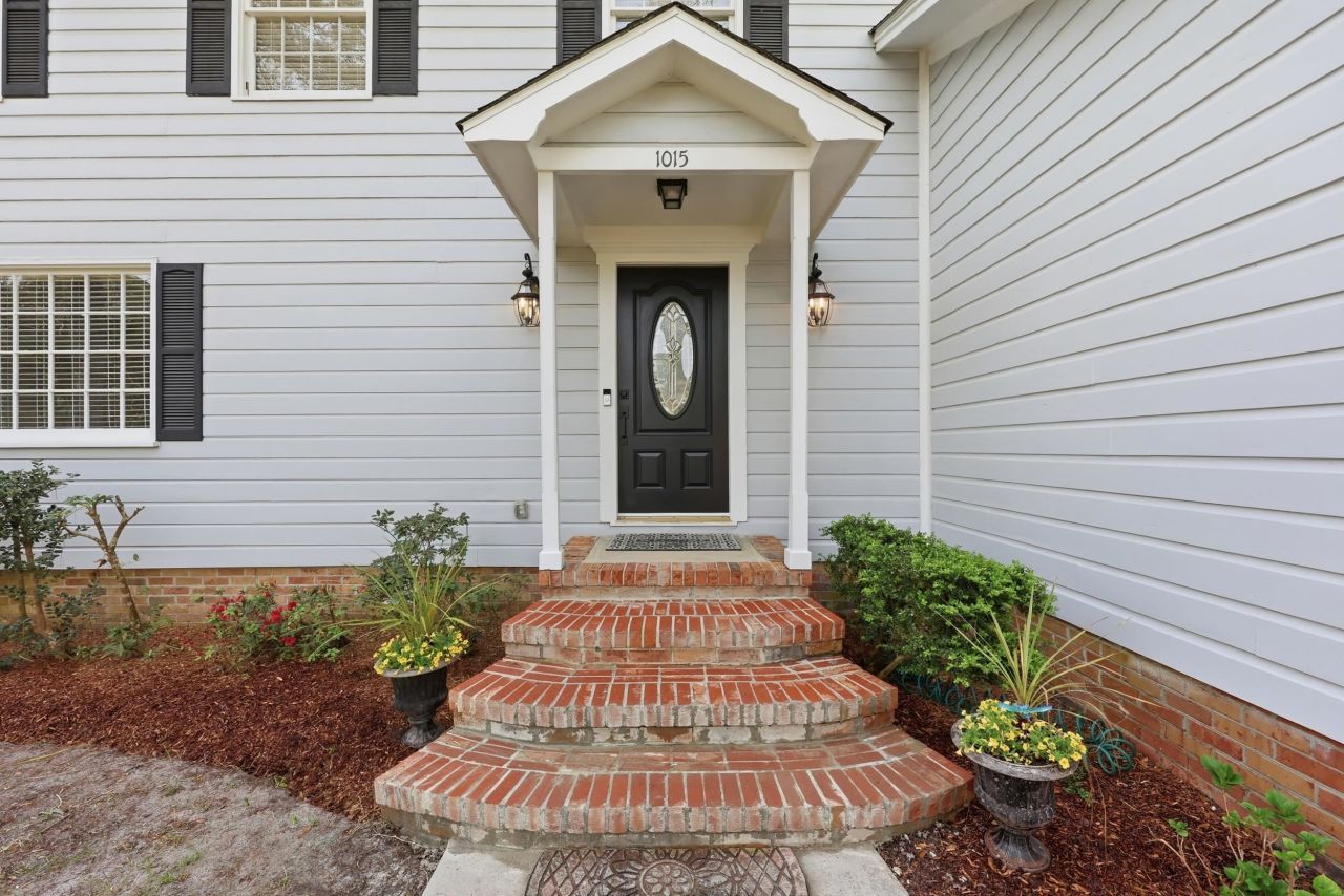 1015 Old Bridge Rd. Photo 18