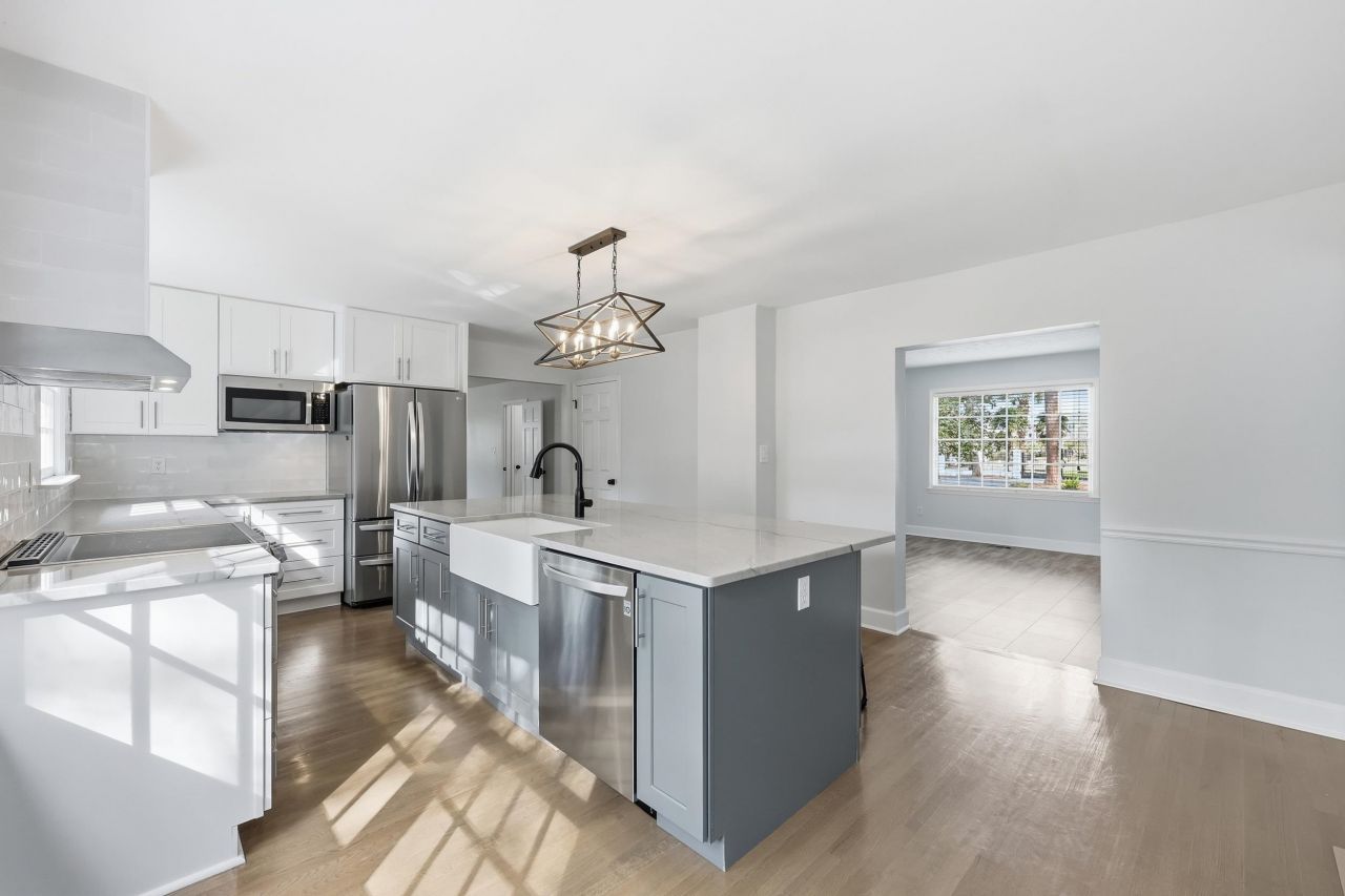 1015 Old Bridge Rd. Photo 22