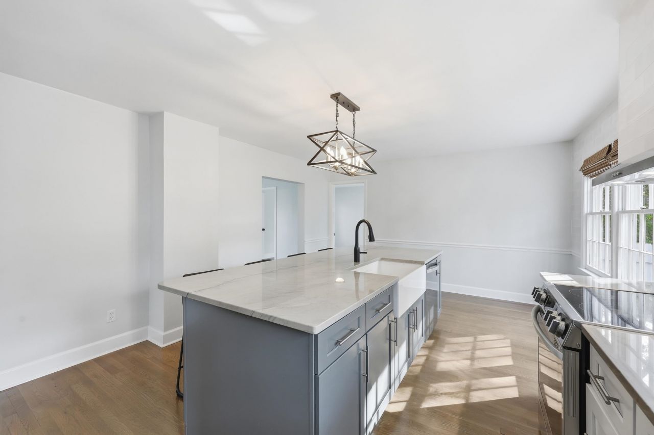 1015 Old Bridge Rd. Photo 24