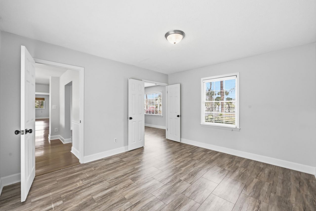 1015 Old Bridge Rd. Photo 31