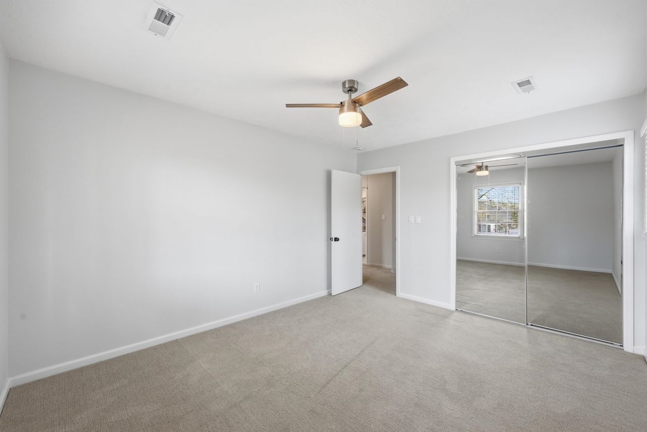 1015 Old Bridge Rd. Photo 37