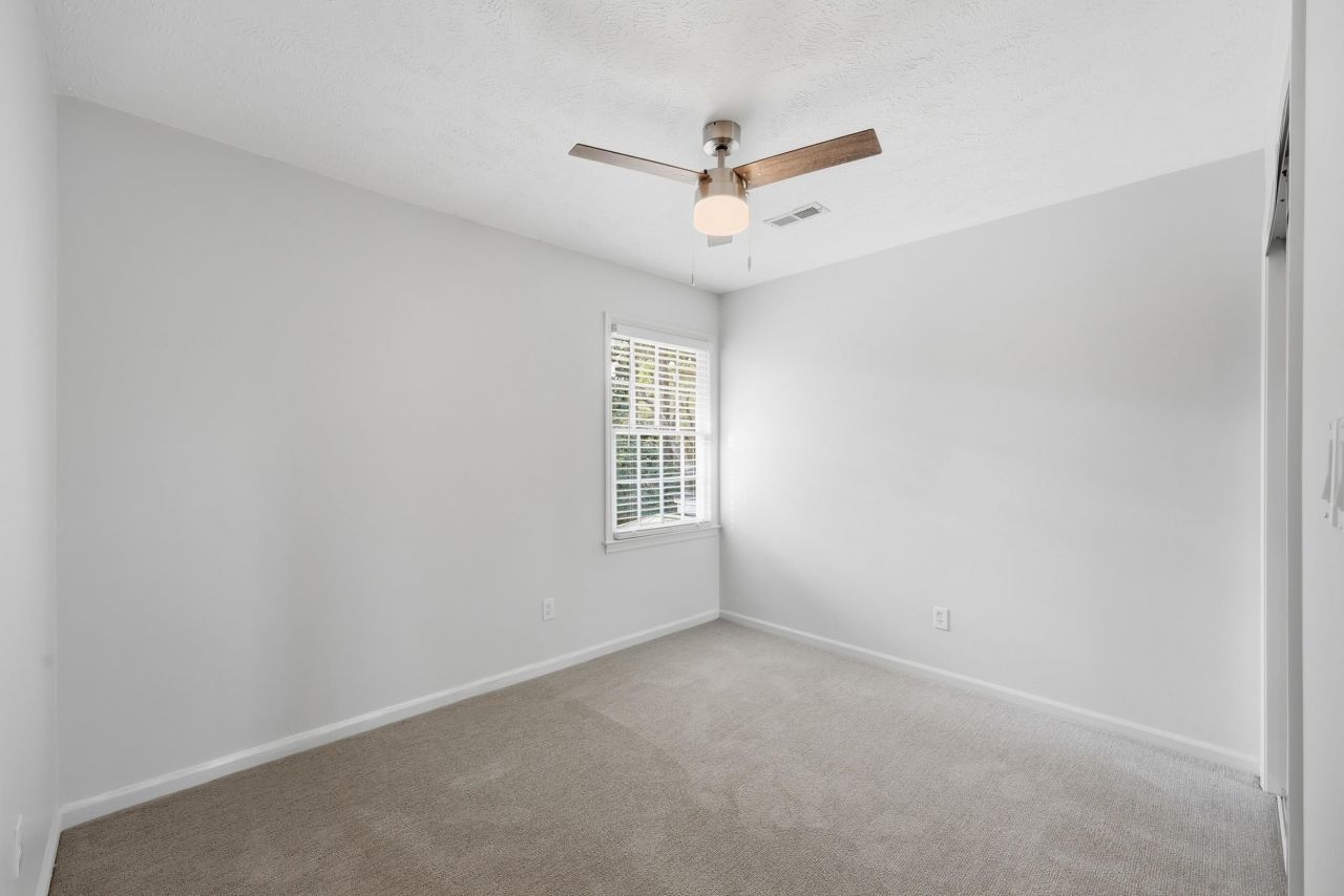 1015 Old Bridge Rd. Photo 40