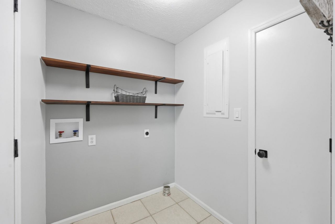 1015 Old Bridge Rd. Photo 42