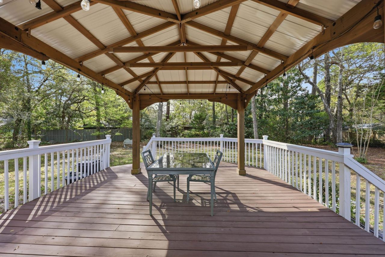 1015 Old Bridge Rd. Photo 43