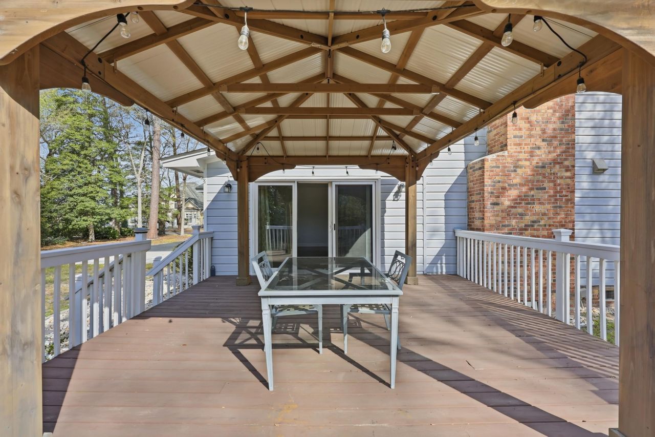 1015 Old Bridge Rd. Photo 44