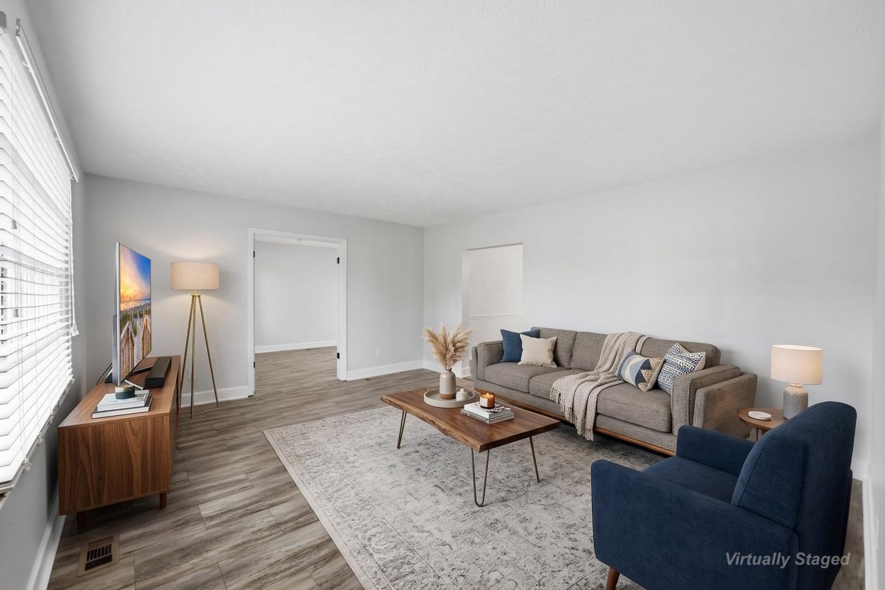 1015 Old Bridge Rd. Photo 7