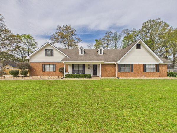 296 Sherwood Drive, Columbus, MS 39705