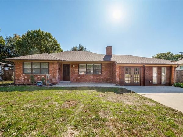 2952 Lavita Lane, Farmers Branch, TX 75234
