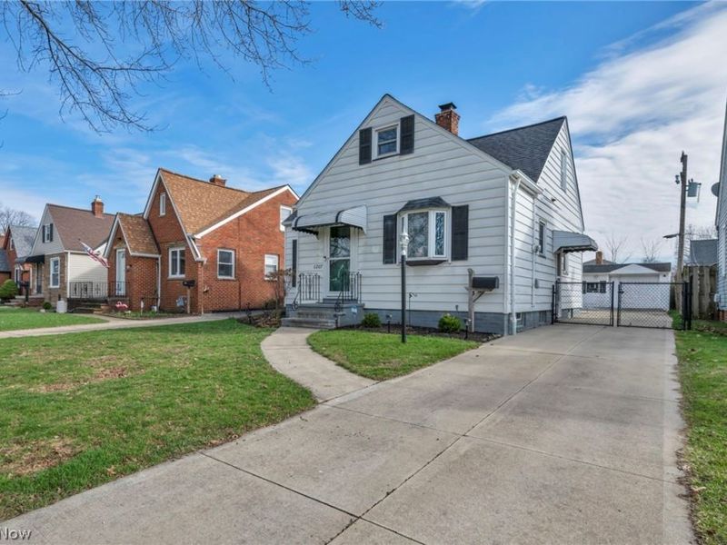 6207 Gilbert Avenue, Parma, OH 44129 Photo 2