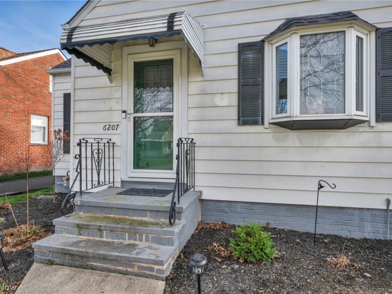 6207 Gilbert Avenue, Parma, OH 44129 Photo 3