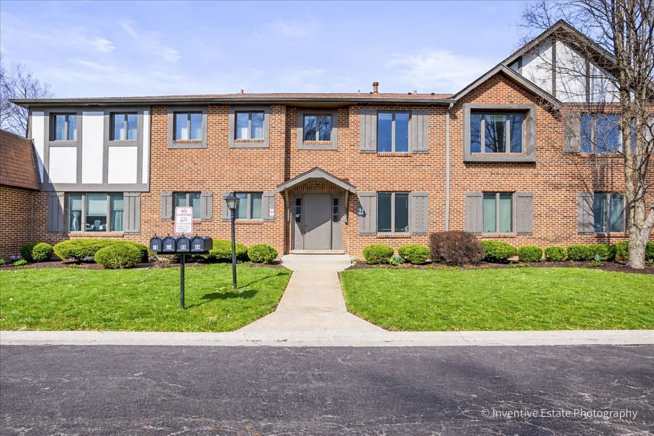 86 Canterbury Court, Unit 277, Palos Heights, IL 60463 Main Photo