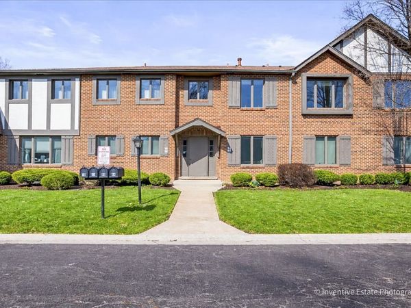 86 Canterbury Court , Unit 277, Palos Heights, IL 60463