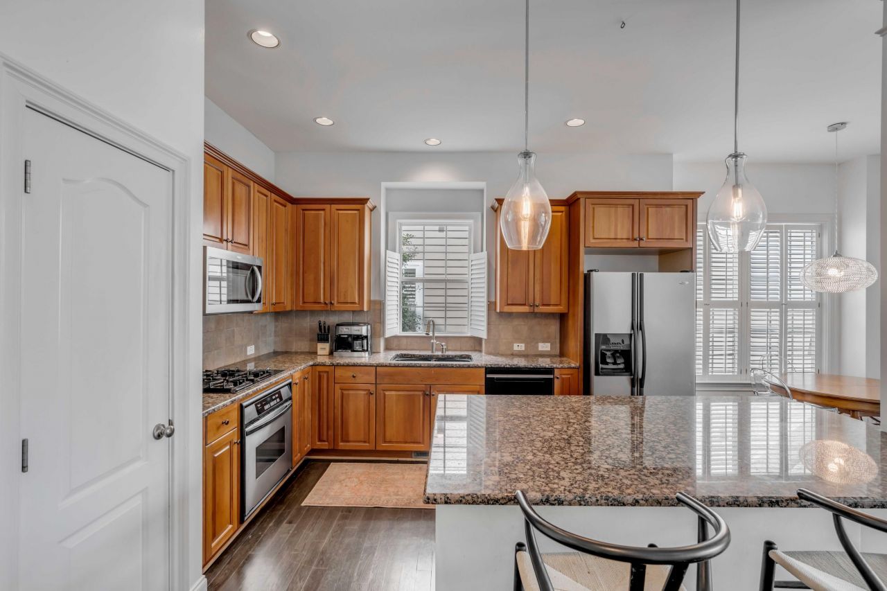 1601 Bulline Street Photo 7