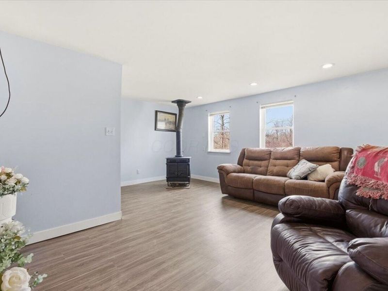 8158 New Delaware Road, Mount Vernon, OH 43050 Photo 12