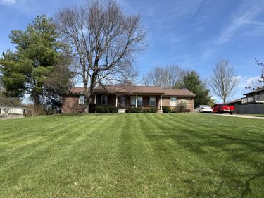 1033 Crestwood Heights, Paris, KY 40361