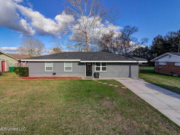 10628 Oak Street, Vancleave, MS 39565