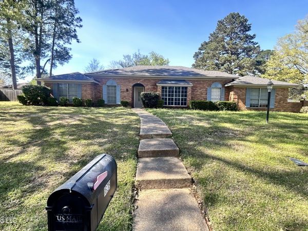 1628 Fairwood Drive, Jackson, MS 39213