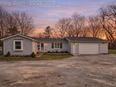 7557 Chilson Road, Hamburg Twp, MI 48169