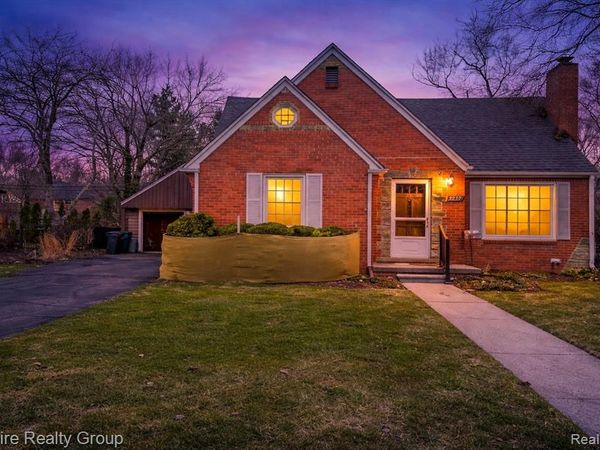 32321 Arlington Drive, Beverly Hills Vlg, MI 48025