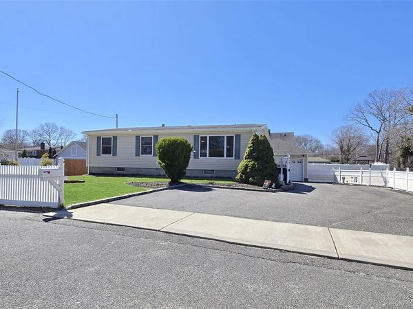 146 Webster Avenue , Ronkonkoma, NY 11779