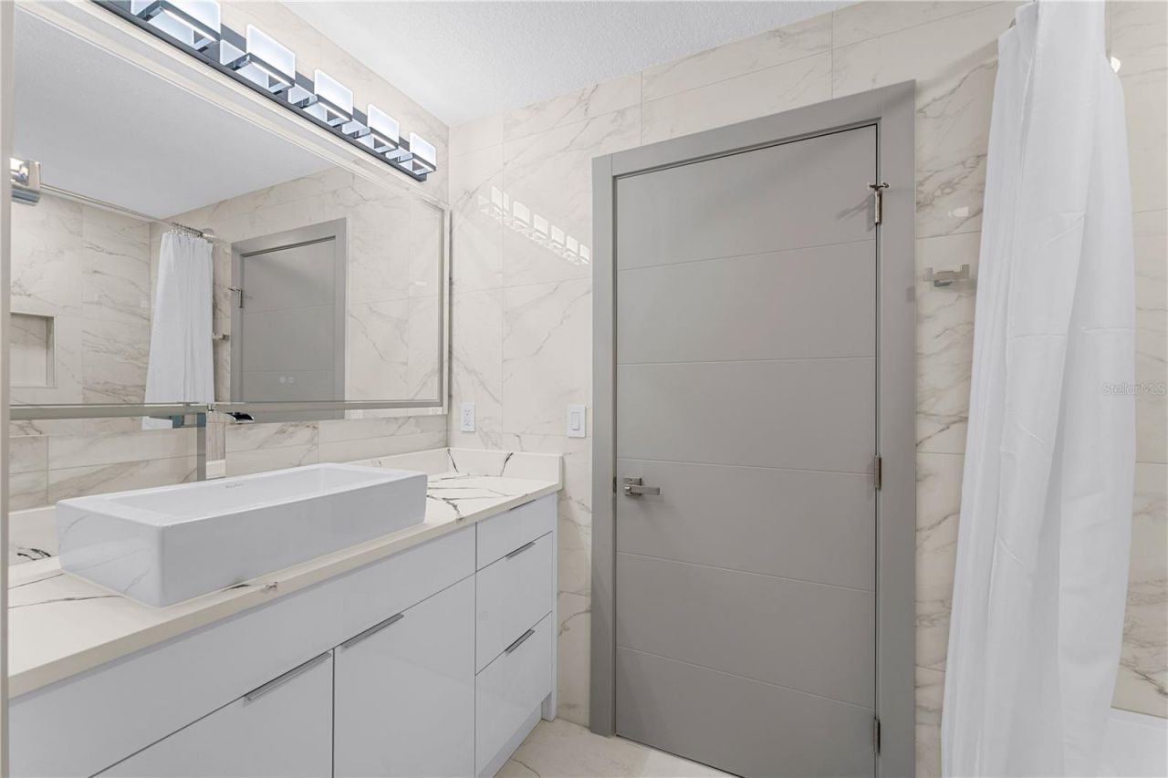 6300 Raleigh Street, Unit 115, Orlando, FL 32835 Photo