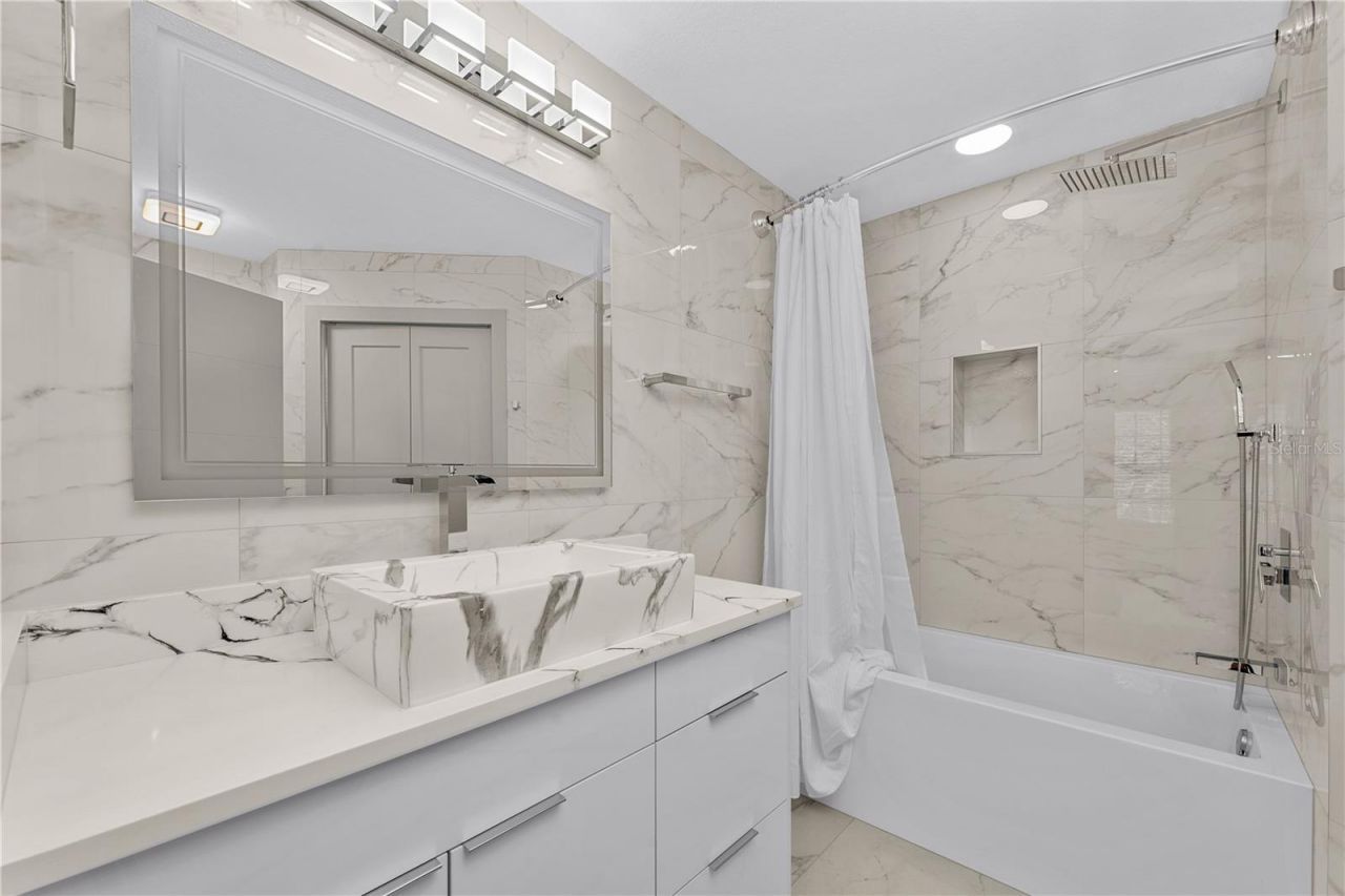 6300 Raleigh Street, Unit 115, Orlando, FL 32835 Photo