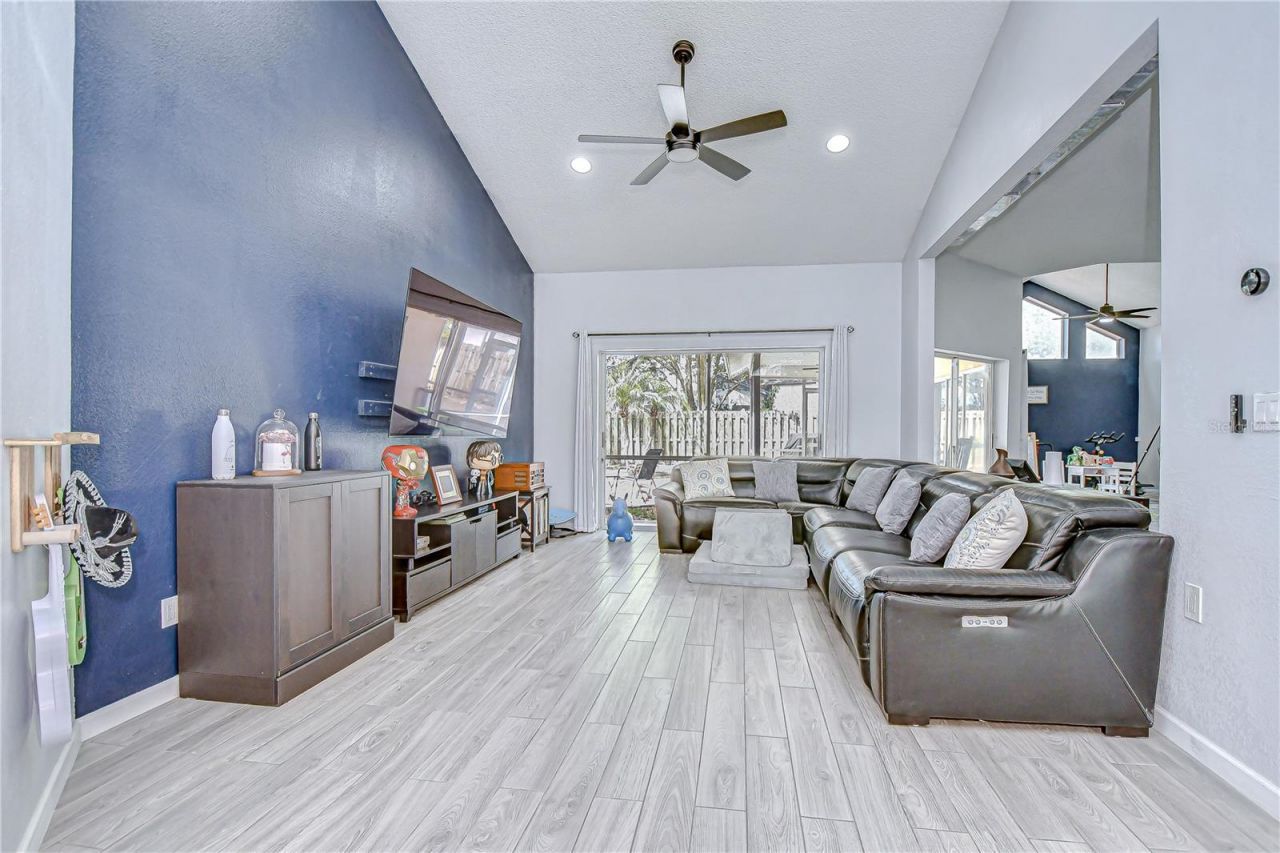 2020 Elk Spring Drive, Brandon, FL 33511 Photo