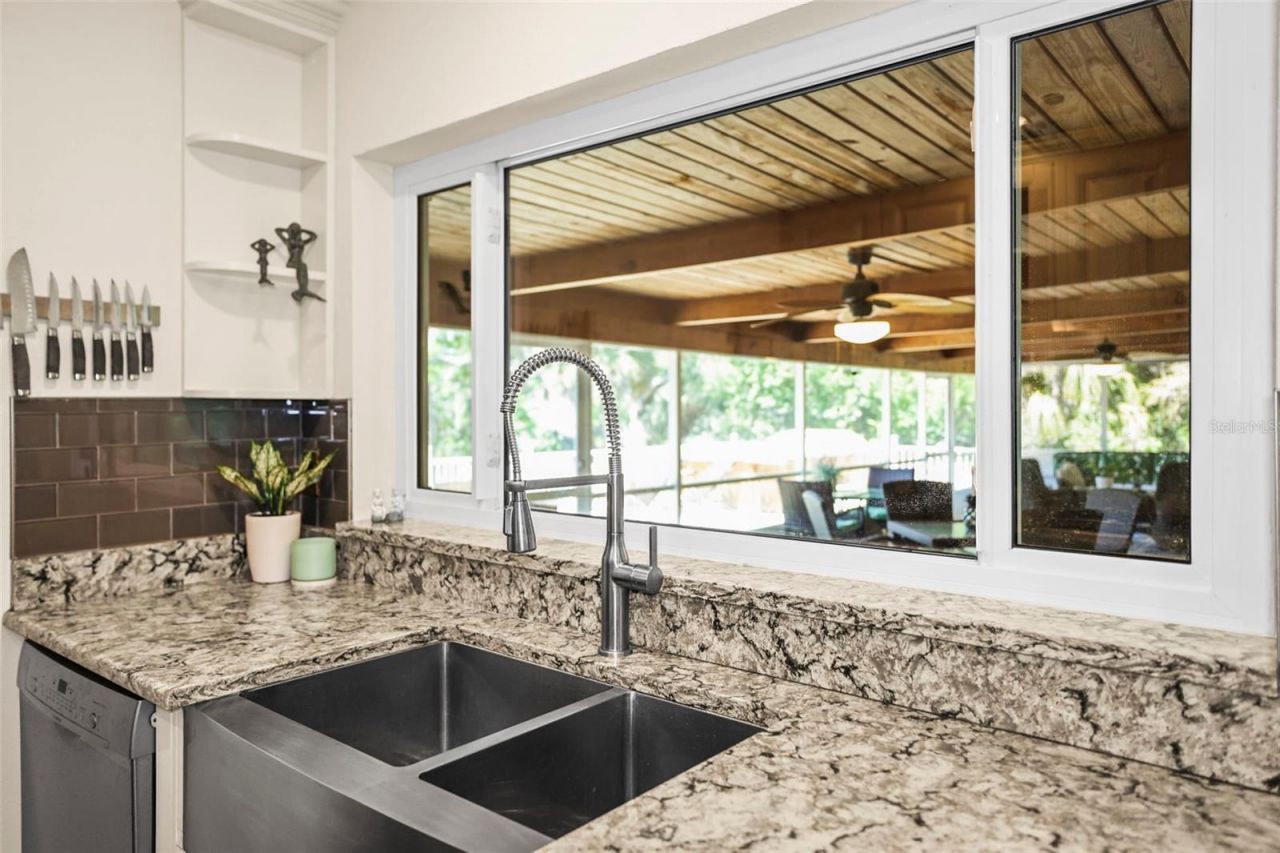 1600 Park Street N, Saint Petersburg, FL 33710 Photo