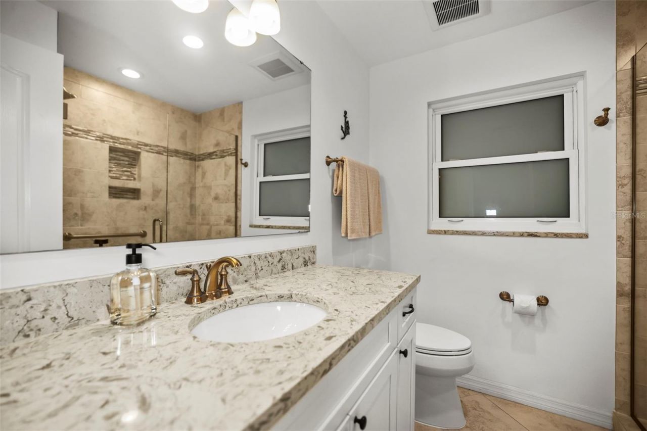 1600 Park Street N, Saint Petersburg, FL 33710 Photo