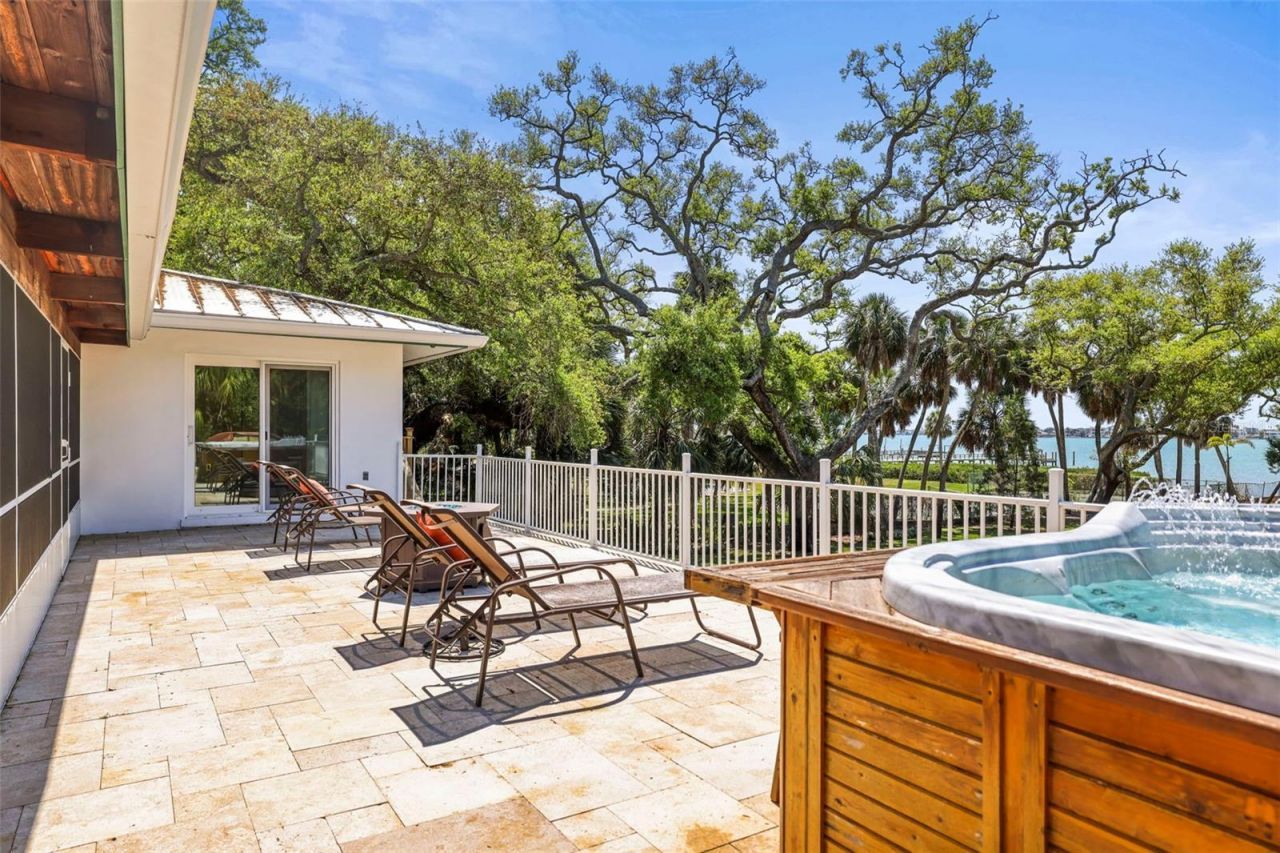 1600 Park Street N, Saint Petersburg, FL 33710 Photo