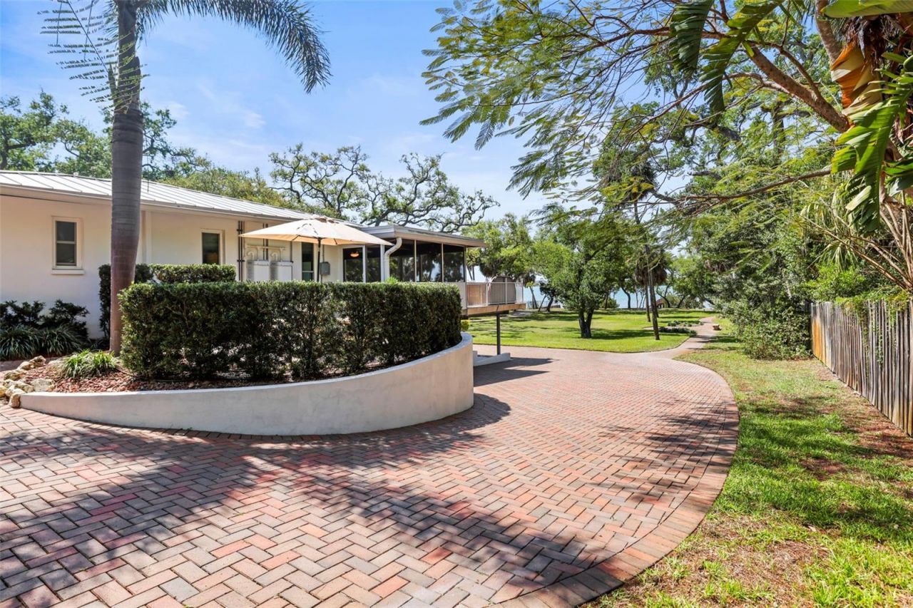 1600 Park Street N, Saint Petersburg, FL 33710 Photo