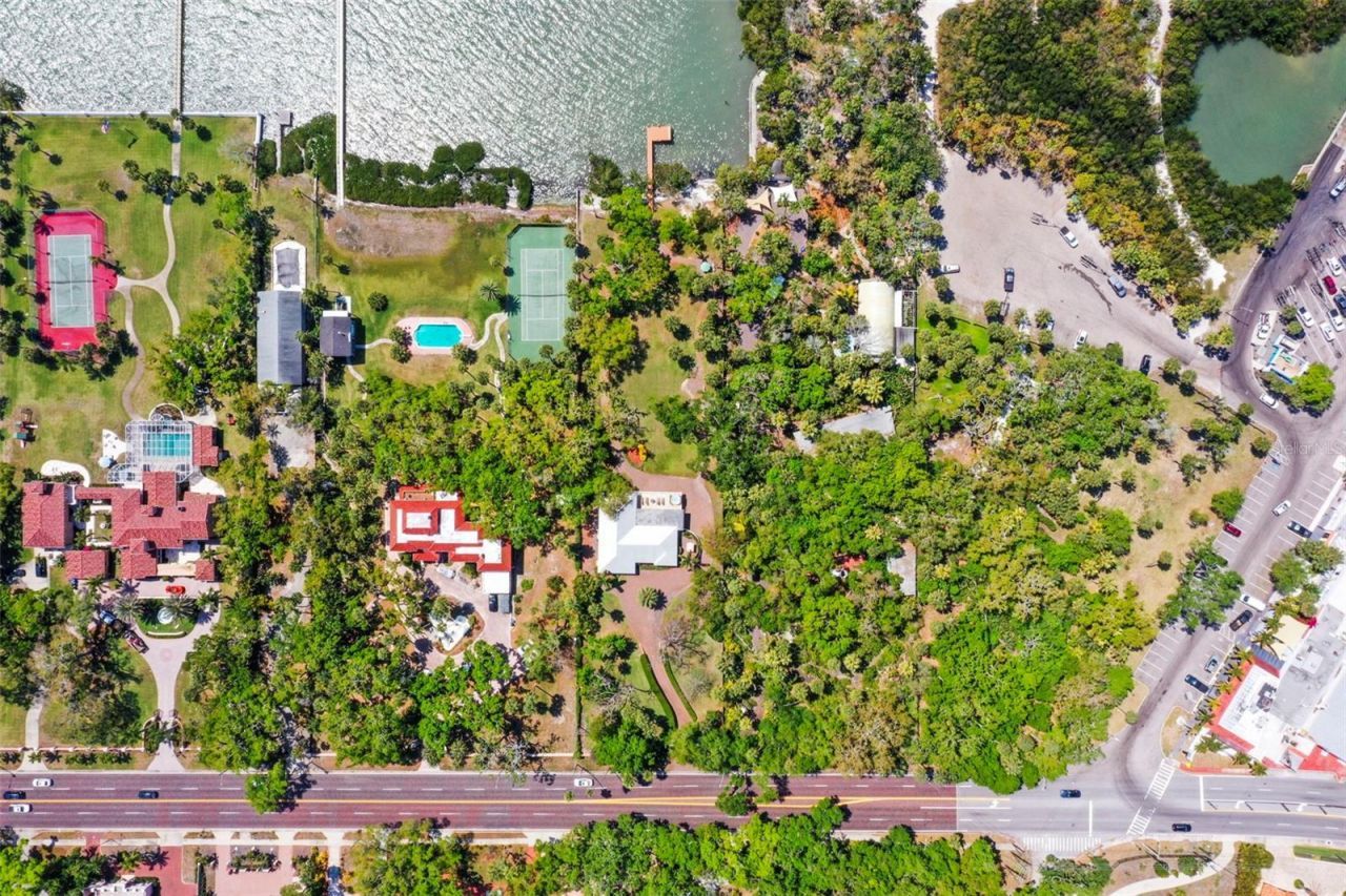 1600 Park Street N, Saint Petersburg, FL 33710 Photo