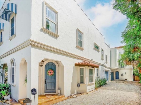 2936 W KNIGHTS AVENUE, Unit B, TAMPA, FL 33611