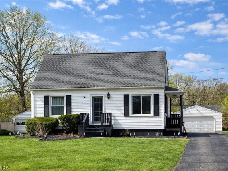 1905 Monticello Avenue NW, Warren, OH 44485 Photo 1